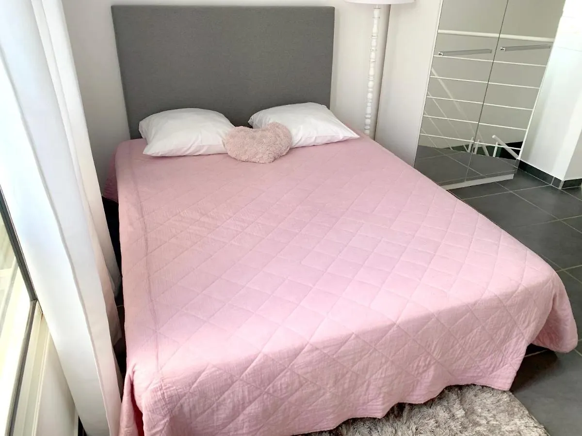 Appartement Confortable Au Moule 60 M² Vue Piscine Le Moule